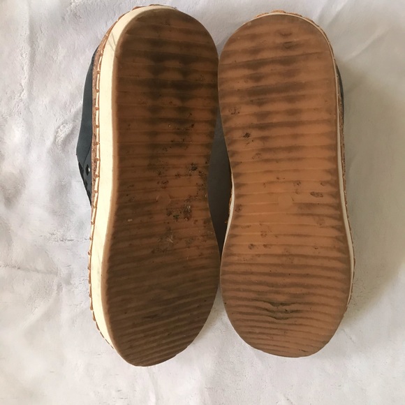 Unique slip on shoes - Picture 3 of 3